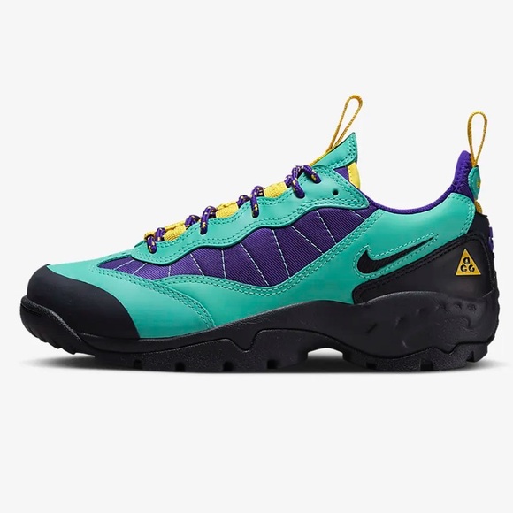 nike acg tennis shoes
